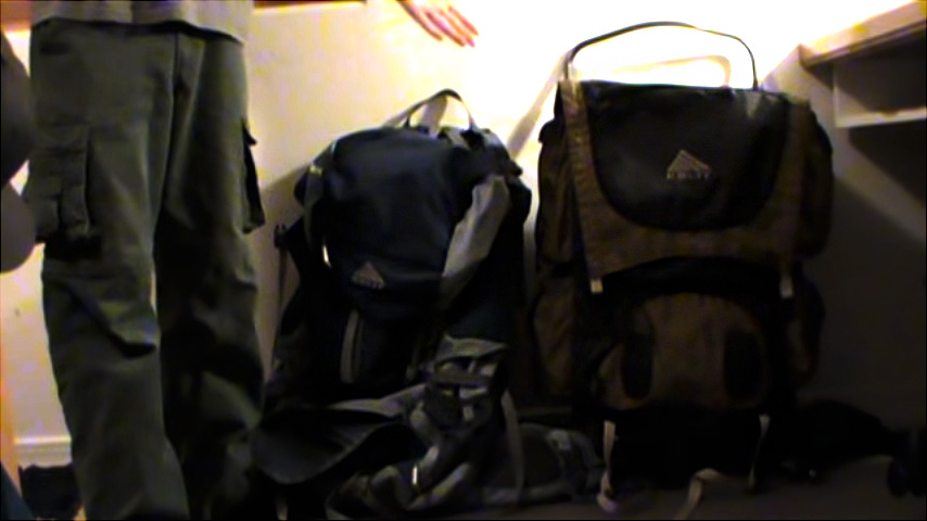 difference between internal and external frame backpacks