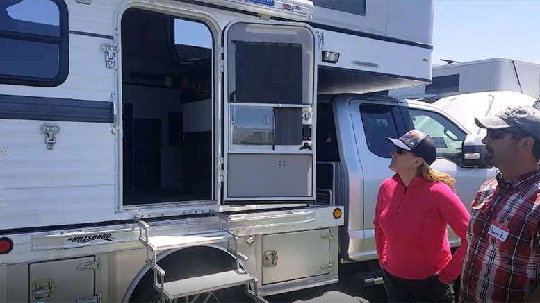 four wheel camper on hillsboro flatbed for f350