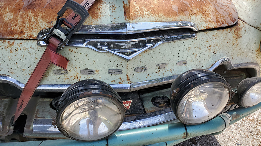 desoto logo front grille with overland light bar