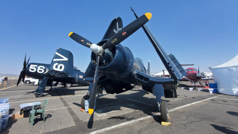 f4u corsair wings folded